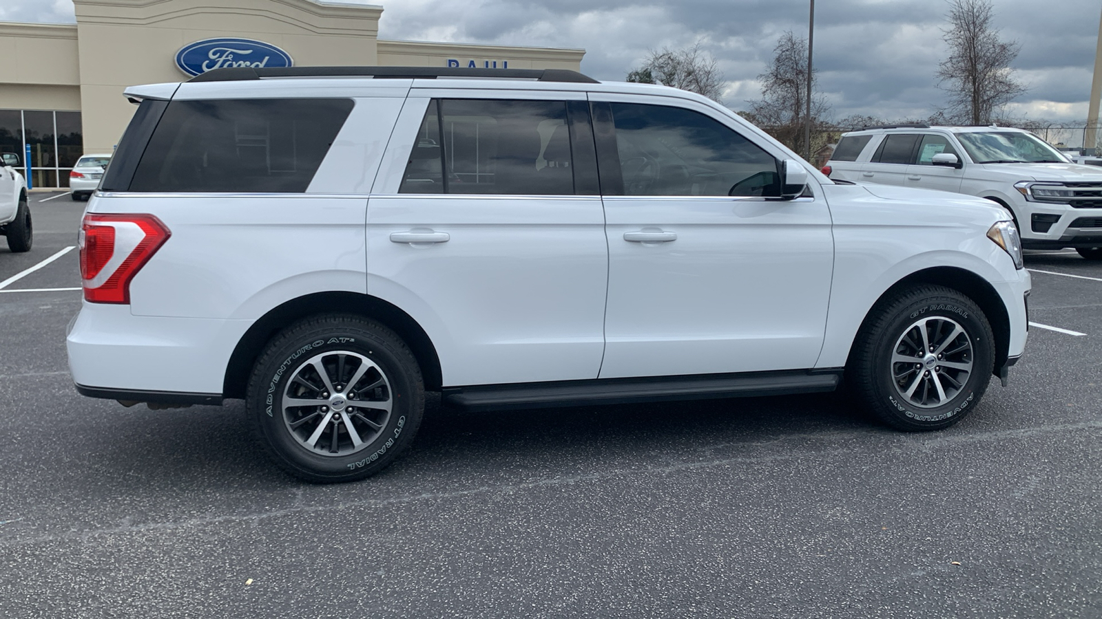 2021 Ford Expedition XLT 8