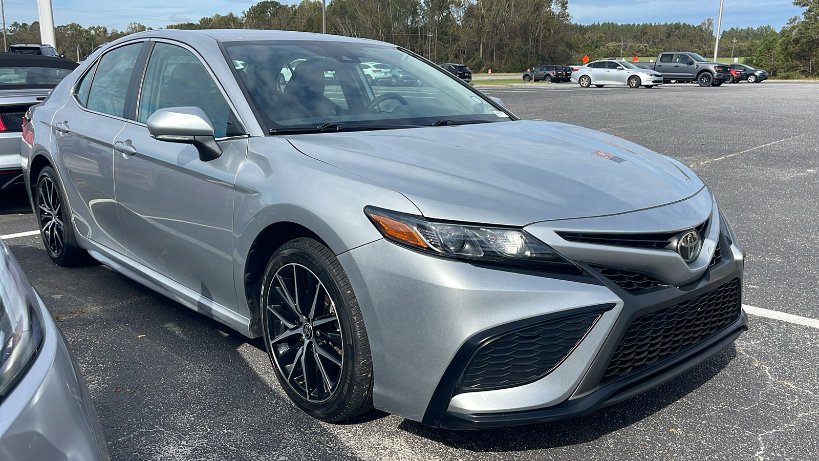 2022 Toyota Camry SE 2