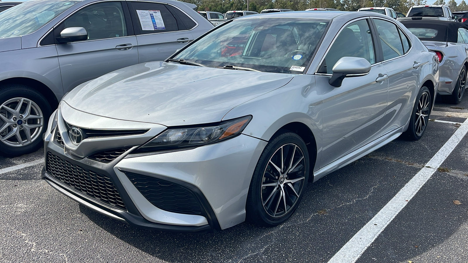 2022 Toyota Camry SE 4