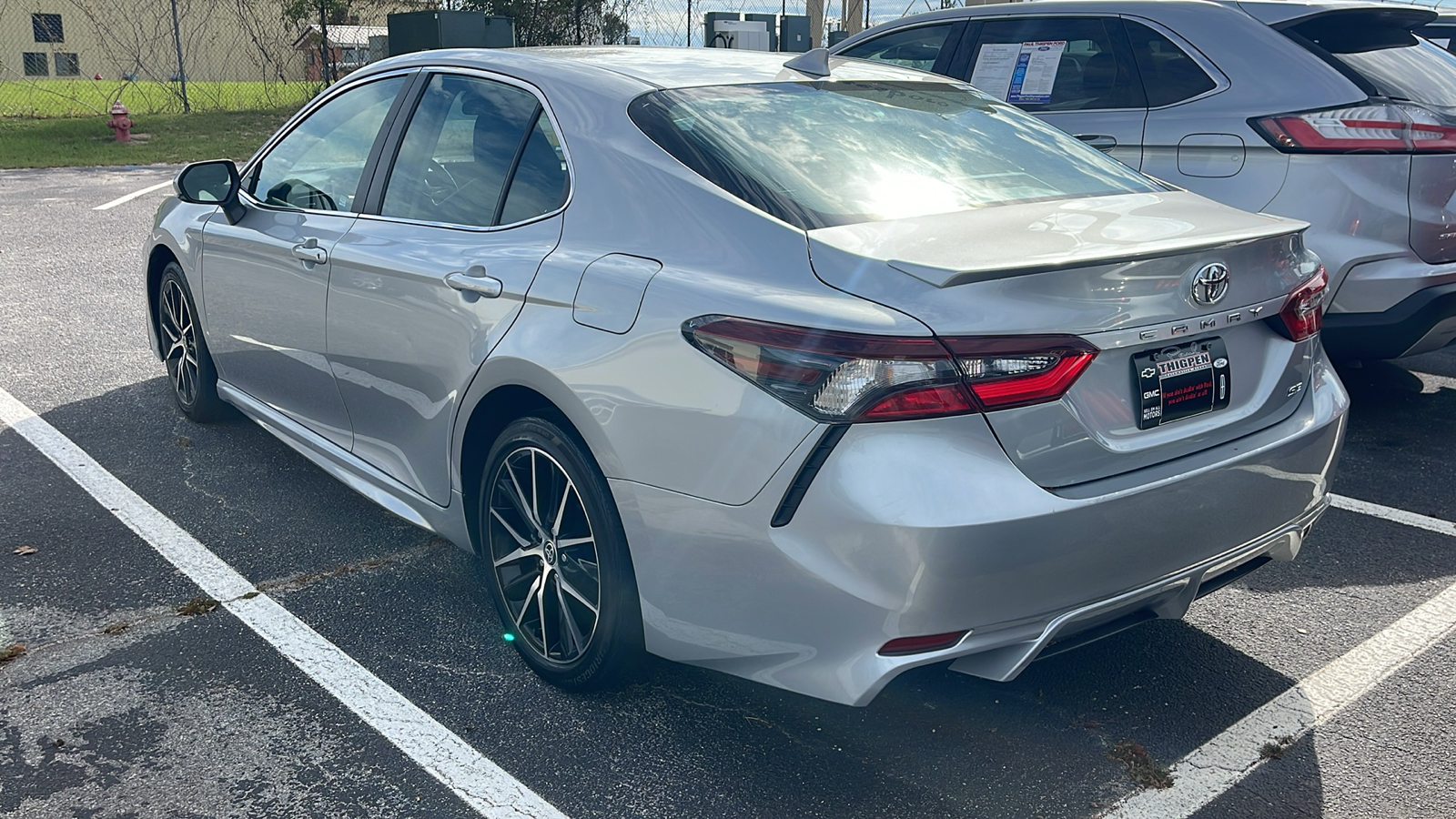 2022 Toyota Camry SE 6