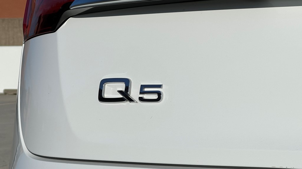 2022 Audi Q5 45 S line Premium Plus 12