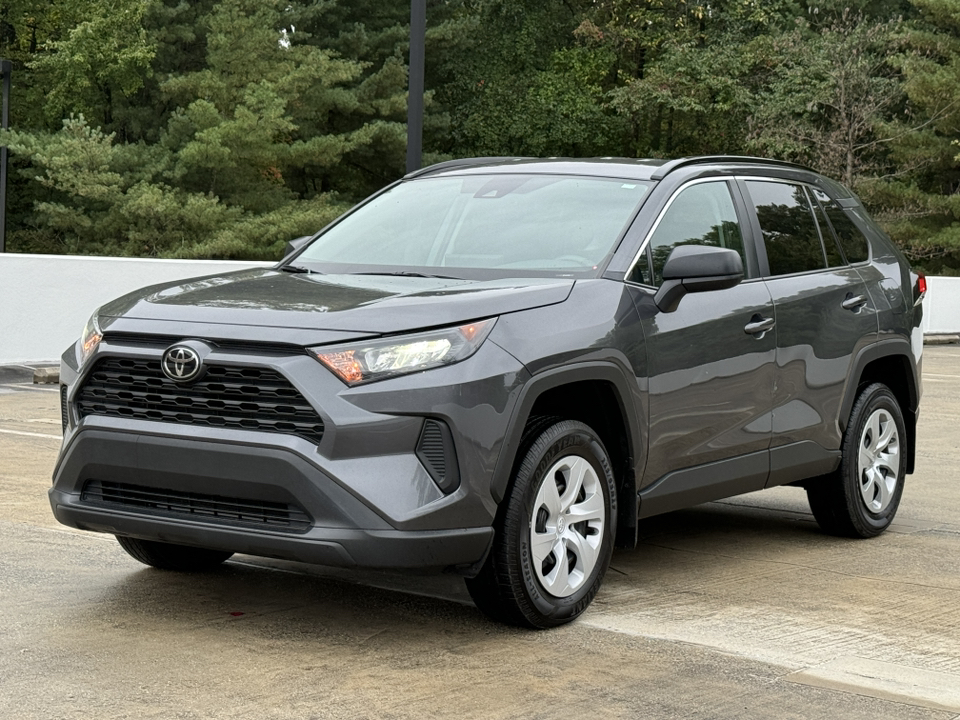 2021 Toyota RAV4 LE 36