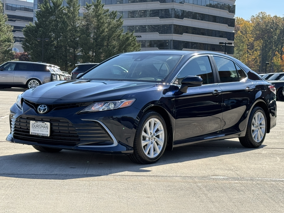 2021 Toyota Camry LE 33