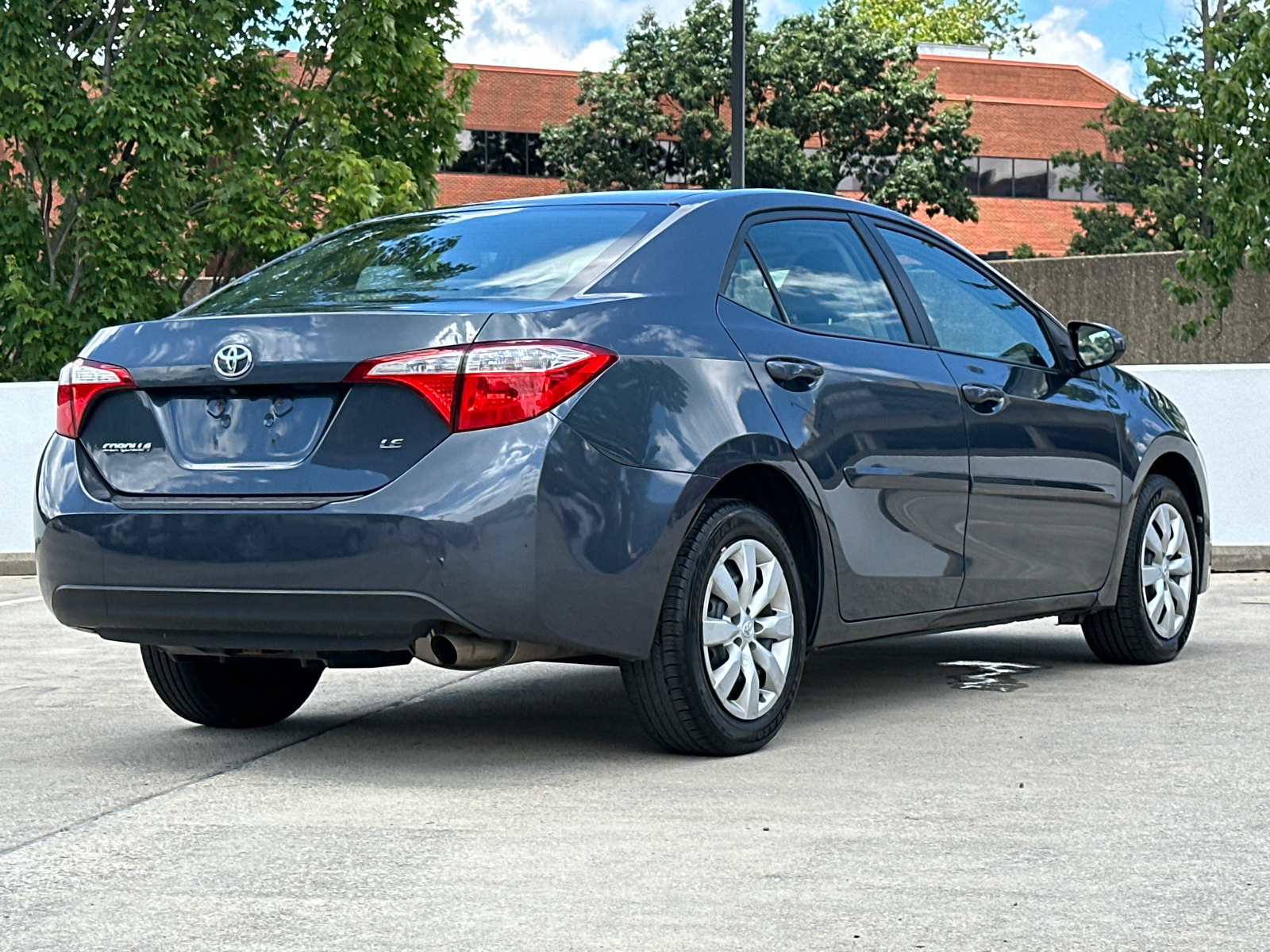 2016 Toyota Corolla LE 38