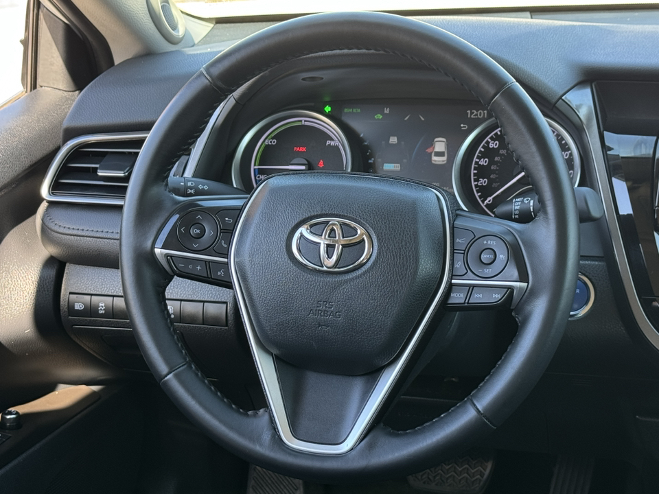 2021 Toyota Camry Hybrid XLE 22