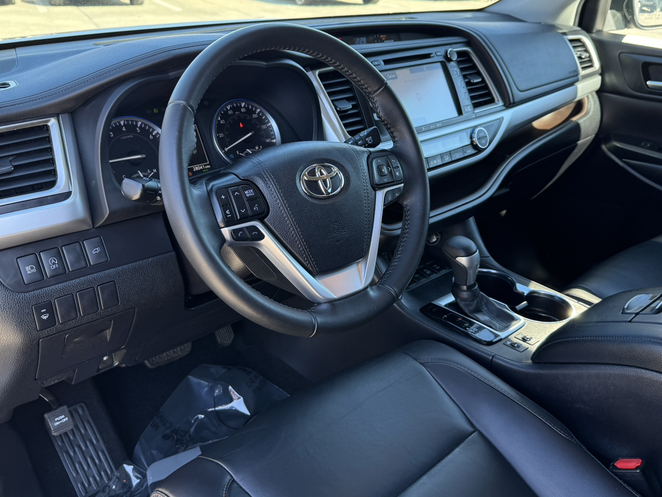 2019 Toyota Highlander XLE 19