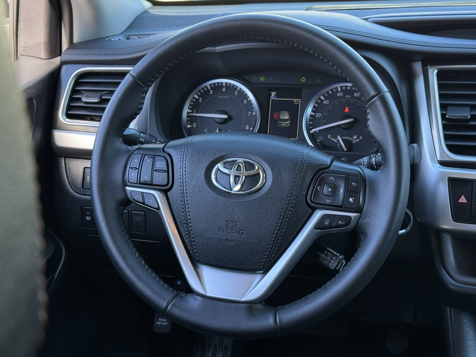 2019 Toyota Highlander XLE 25