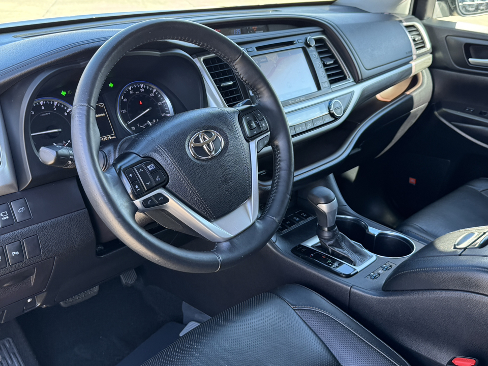 2019 Toyota Highlander Limited Platinum 19