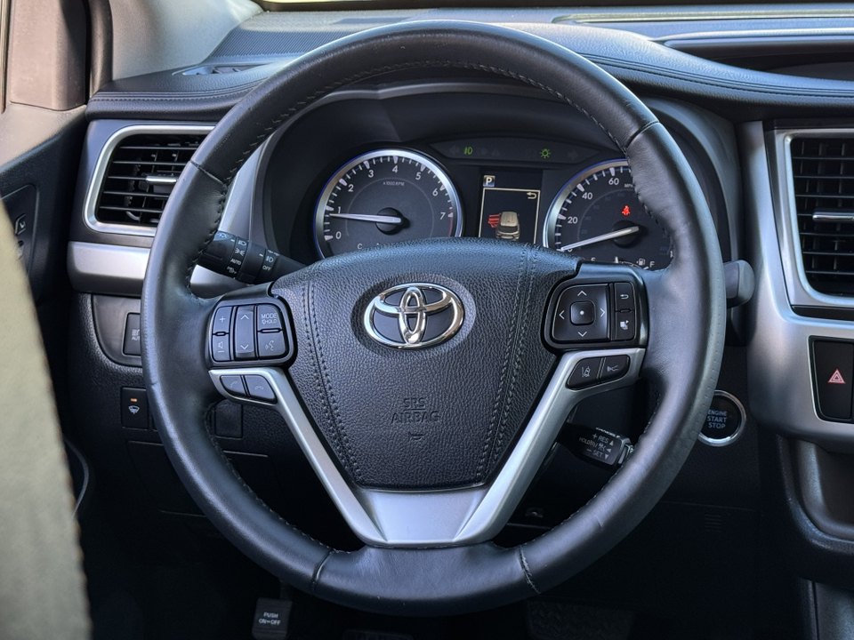 2019 Toyota Highlander Limited Platinum 27