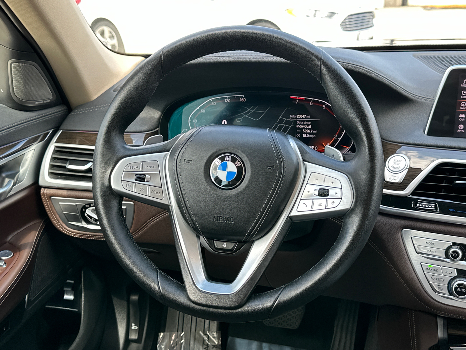 2022 BMW 7 Series 740i xDrive 31