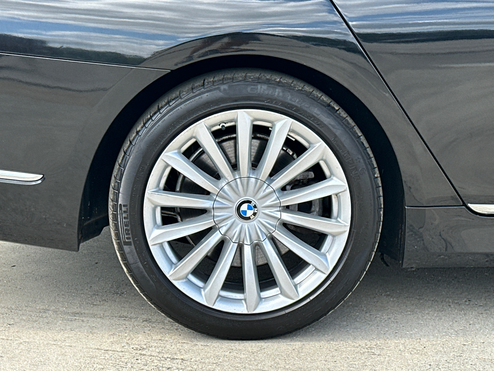 2022 BMW 7 Series 740i xDrive 35