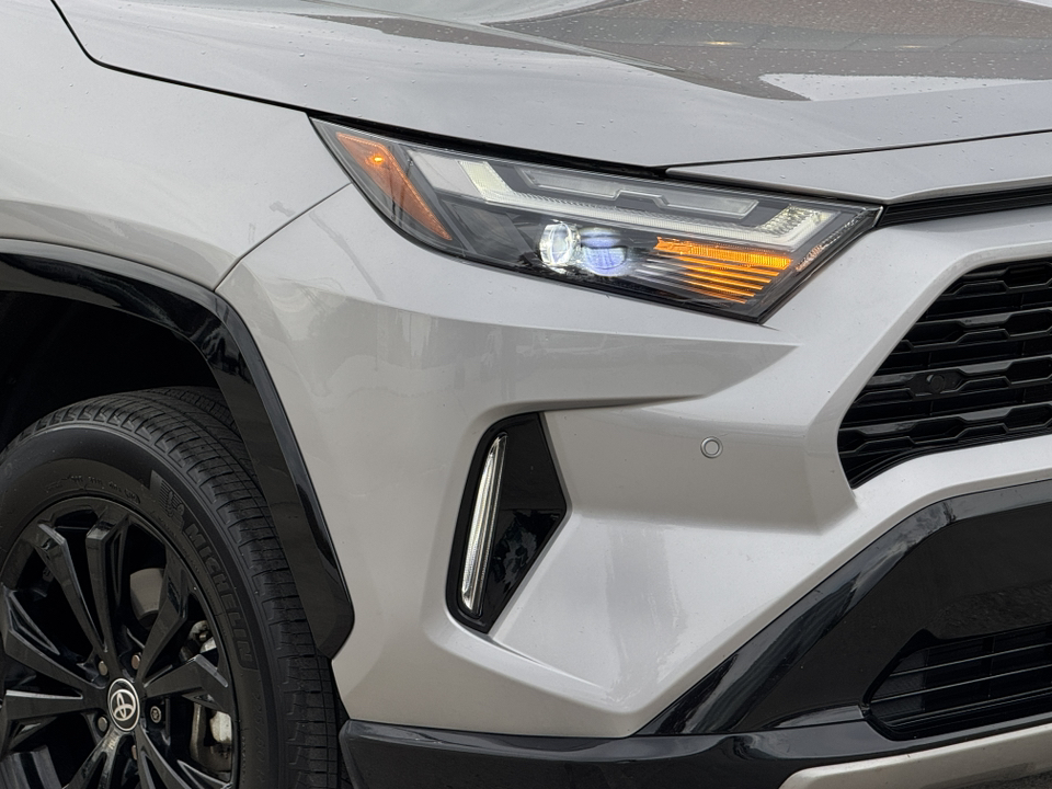 2022 Toyota RAV4 Hybrid XSE 7