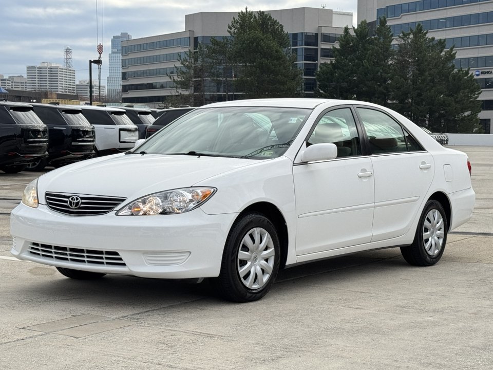 2006 Toyota Camry LE 33