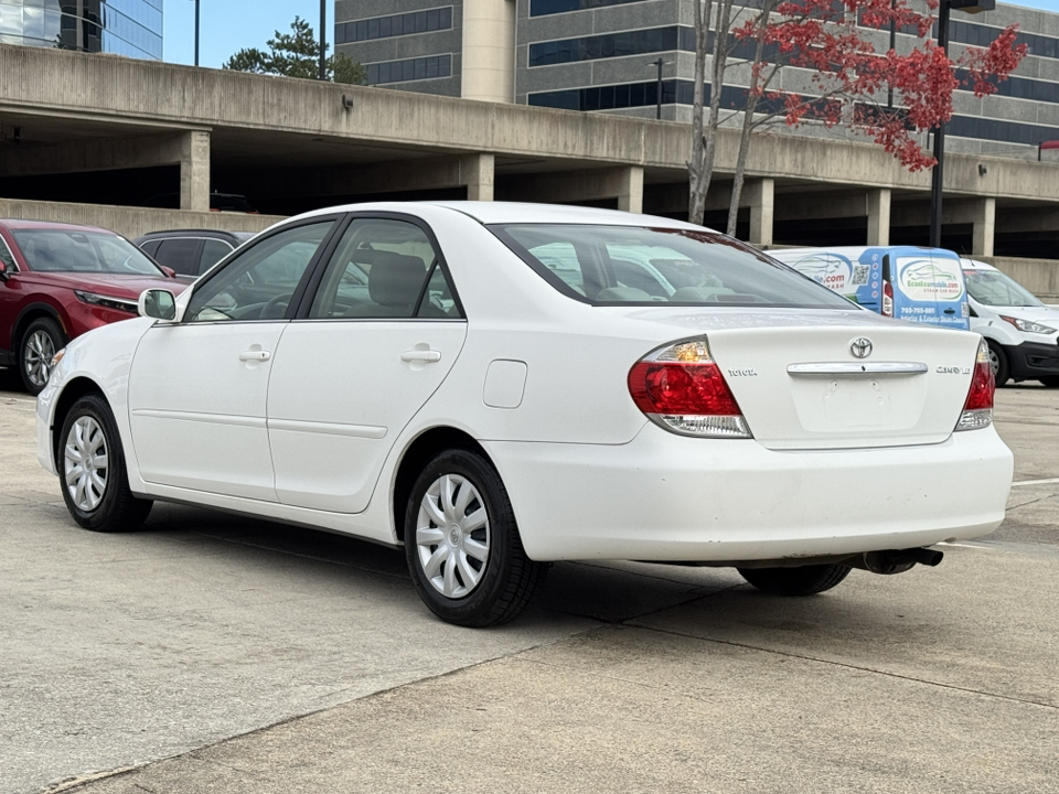 2006 Toyota Camry LE 34