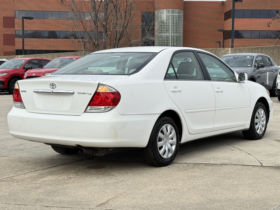 2006 Toyota Camry LE 35