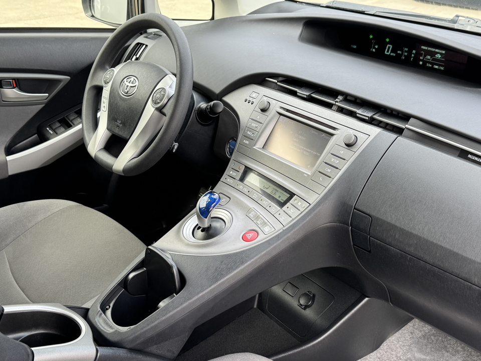 2014 Toyota Prius Two 6