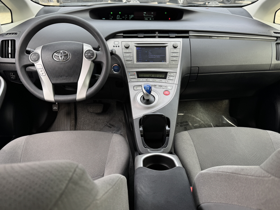 2014 Toyota Prius Two 20