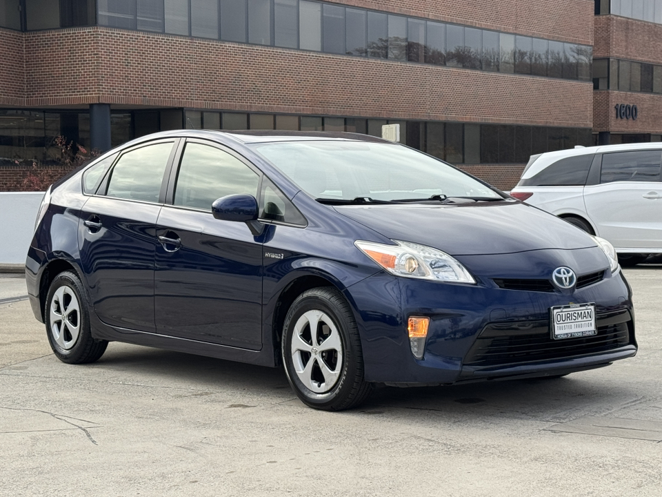 2014 Toyota Prius Two 38