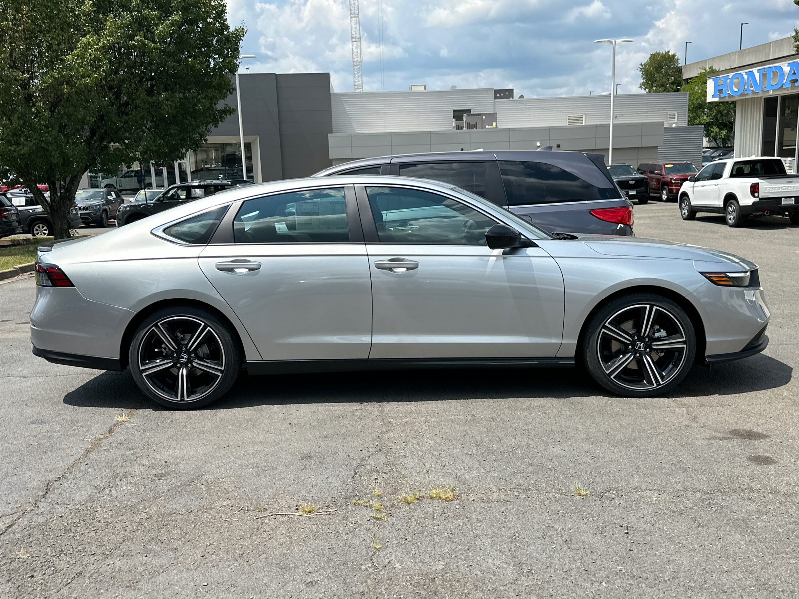 2024 Honda Accord Hybrid Sport 32