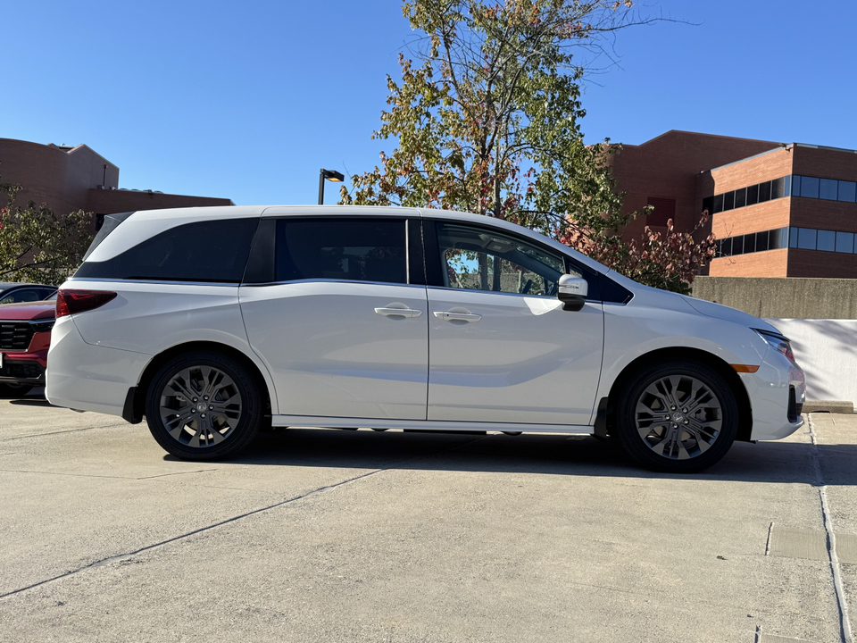 2025 Honda Odyssey Touring 37