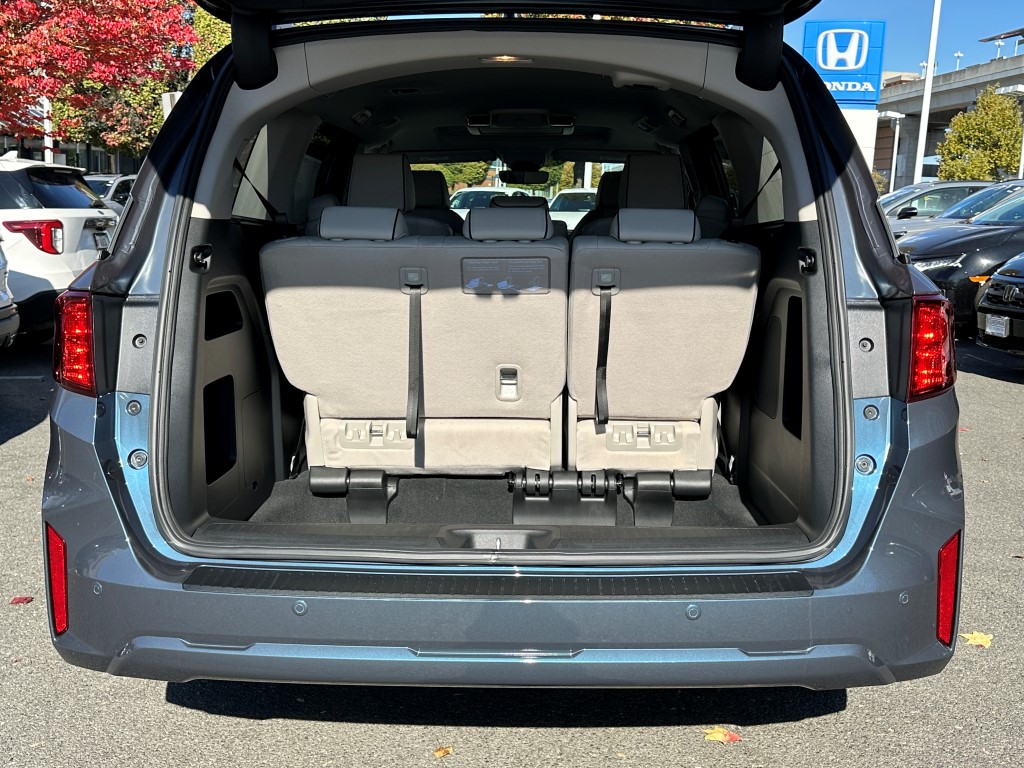 2025 Honda Odyssey Touring 14