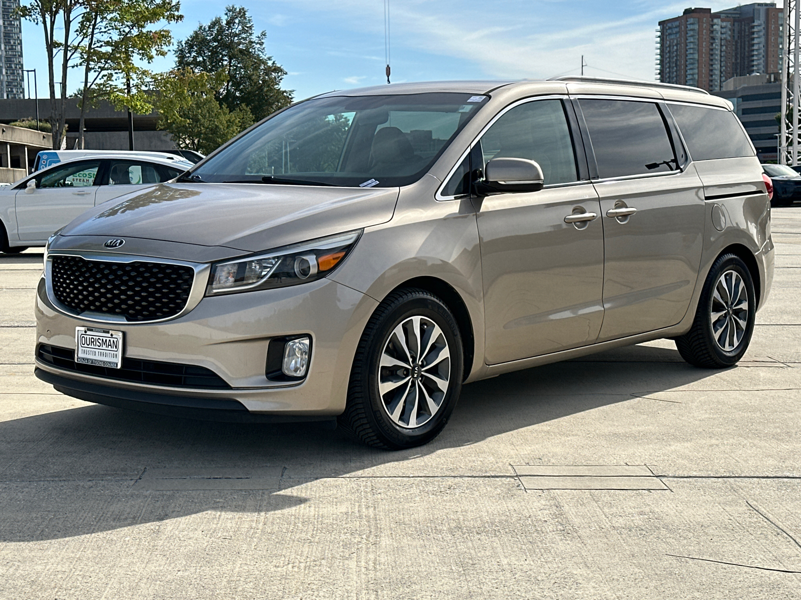 2015 Kia Sedona SX 38