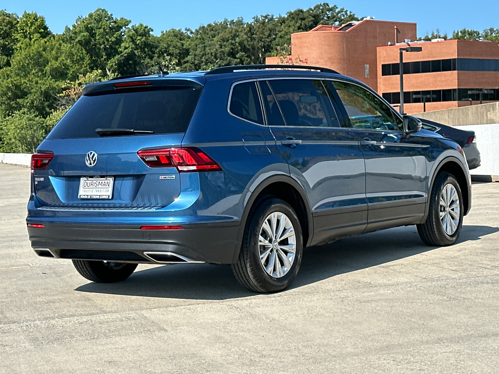 2019 Volkswagen Tiguan 2.0T SEL R-Line 42