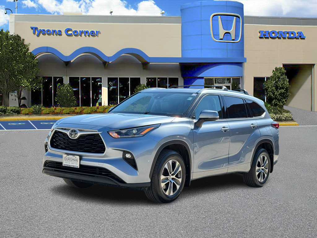 2021 Toyota Highlander XLE 2