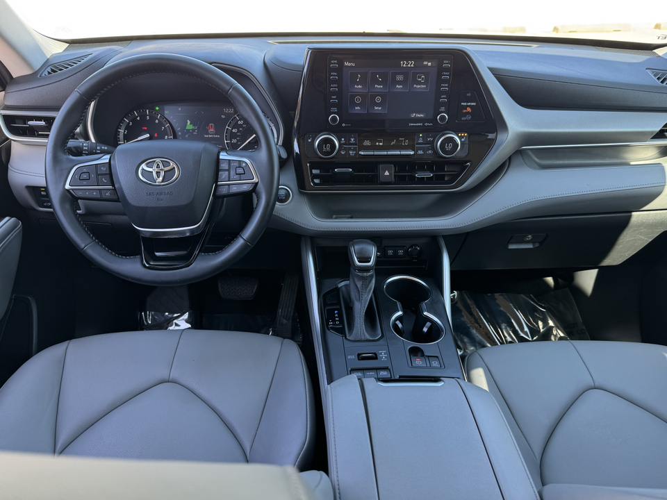 2021 Toyota Highlander XLE 25