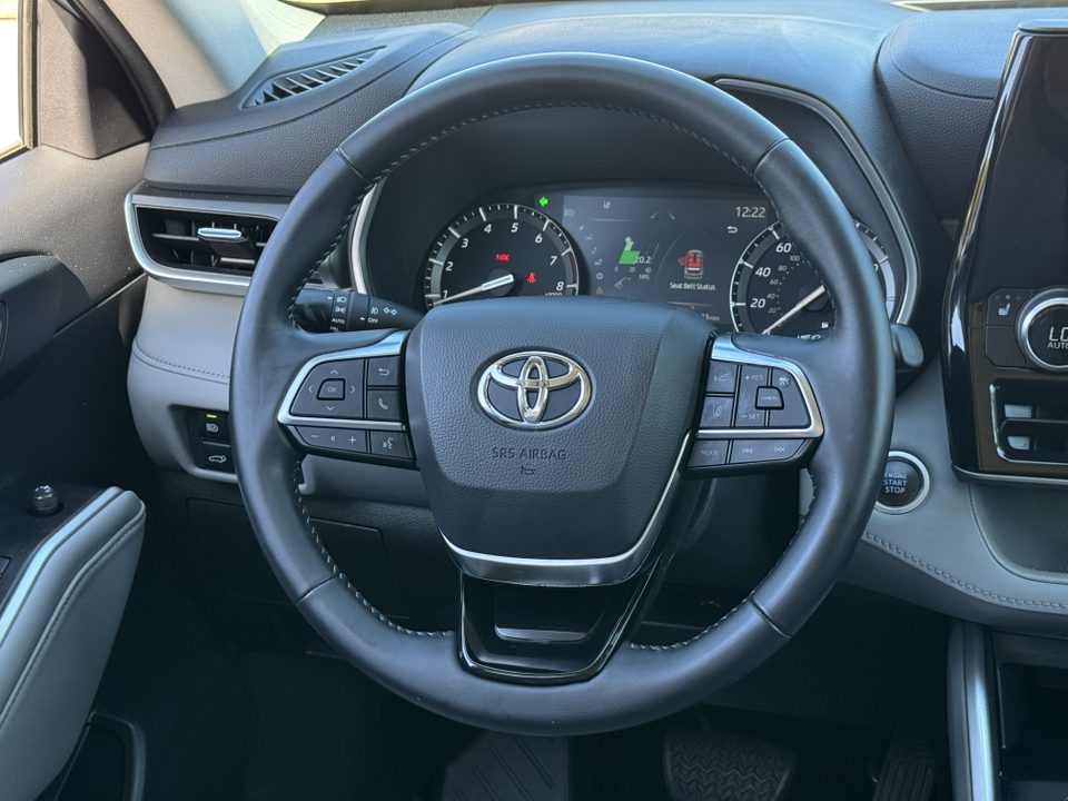 2021 Toyota Highlander XLE 27