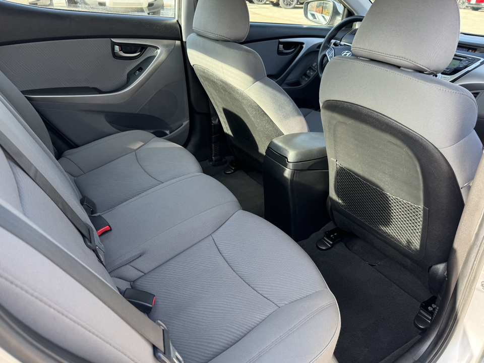 2012 Hyundai Elantra GLS 12