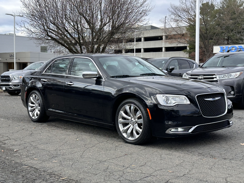 2018 Chrysler 300  33