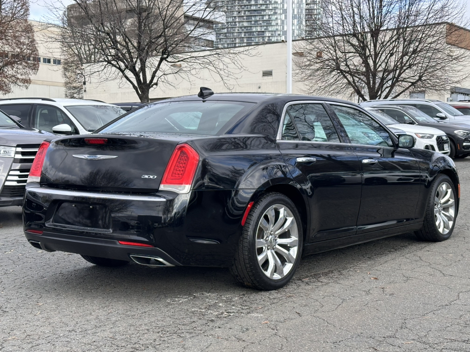 2018 Chrysler 300  36