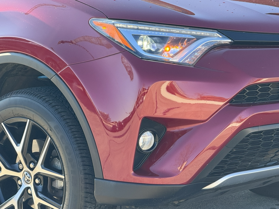 2018 Toyota RAV4 SE 7