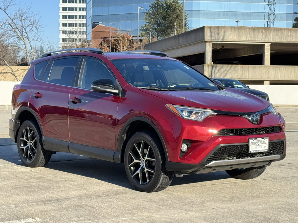 2018 Toyota RAV4 SE 41