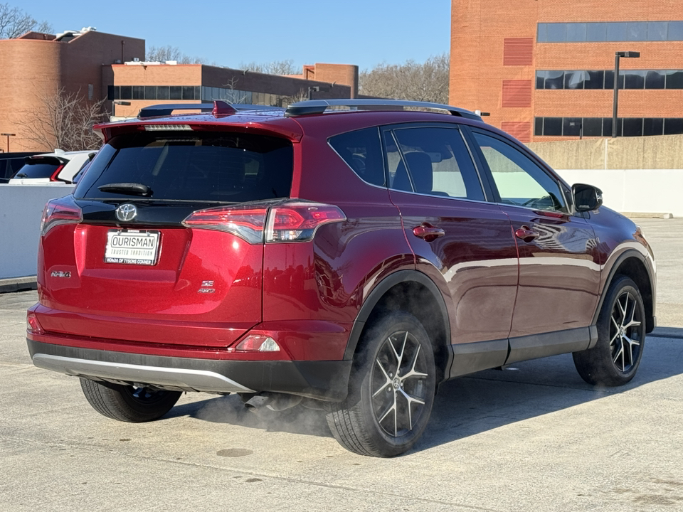 2018 Toyota RAV4 SE 44