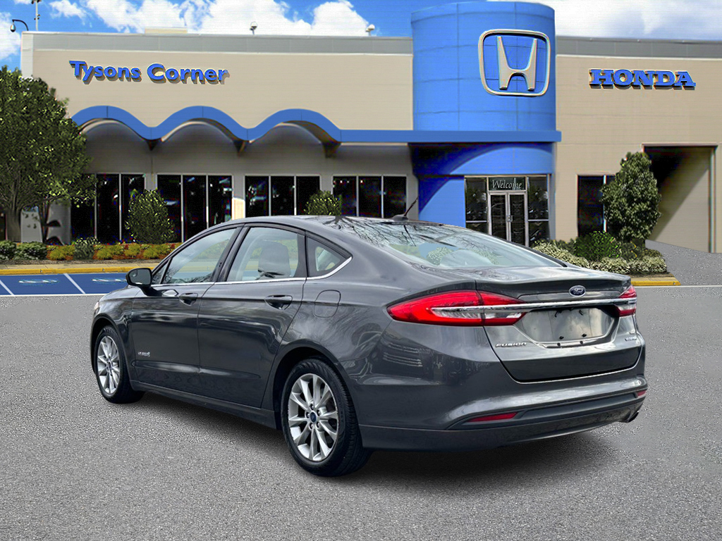 2017 Ford Fusion Hybrid SE 3