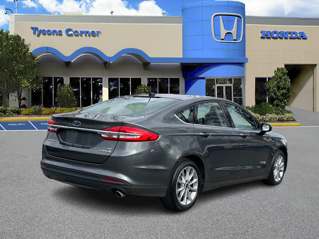 2017 Ford Fusion Hybrid SE 4