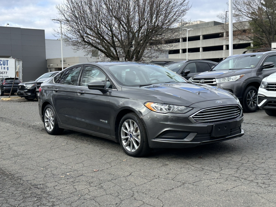 2017 Ford Fusion Hybrid SE 33