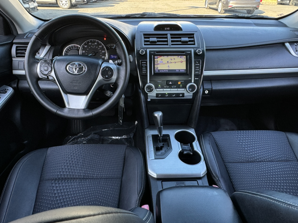 2013 Toyota Camry SE 21