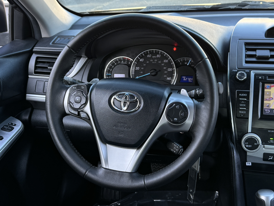 2013 Toyota Camry SE 23