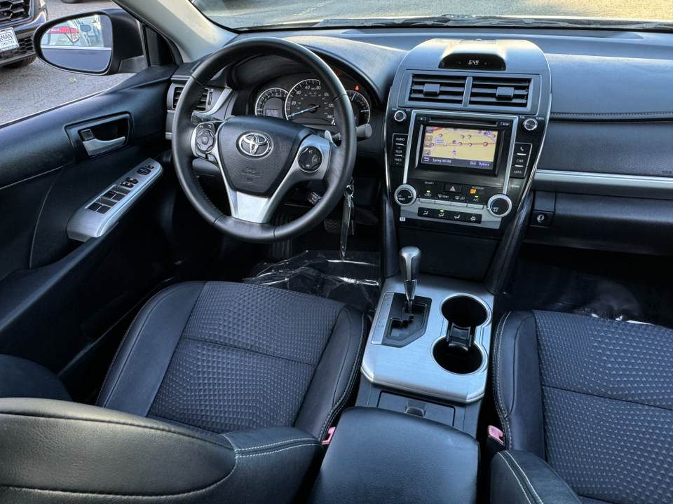 2013 Toyota Camry SE 24