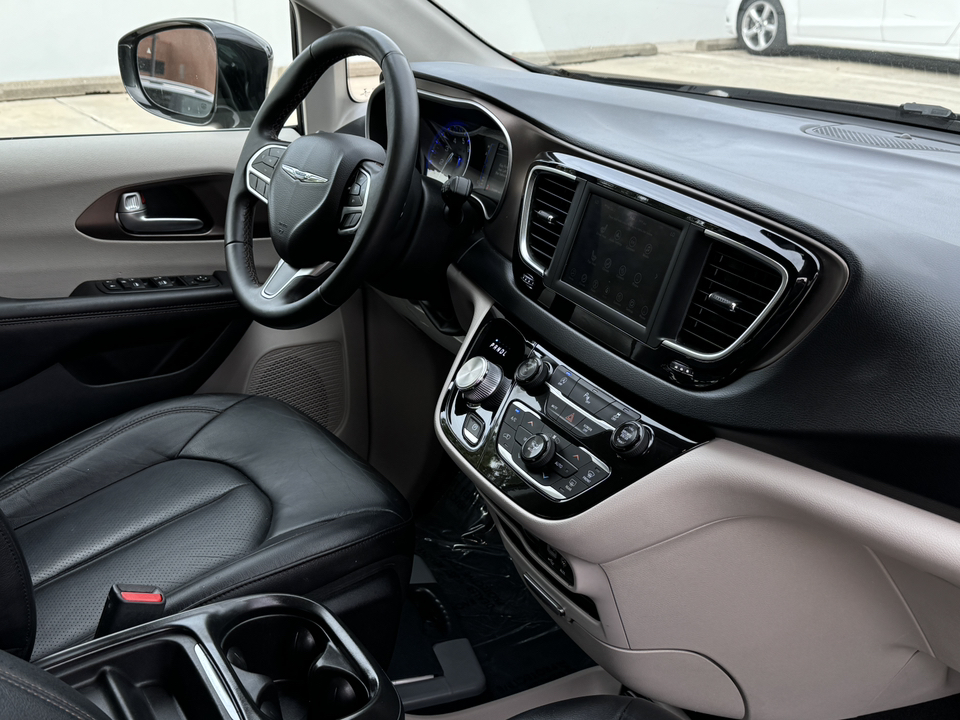 2018 Chrysler Pacifica Touring L 10