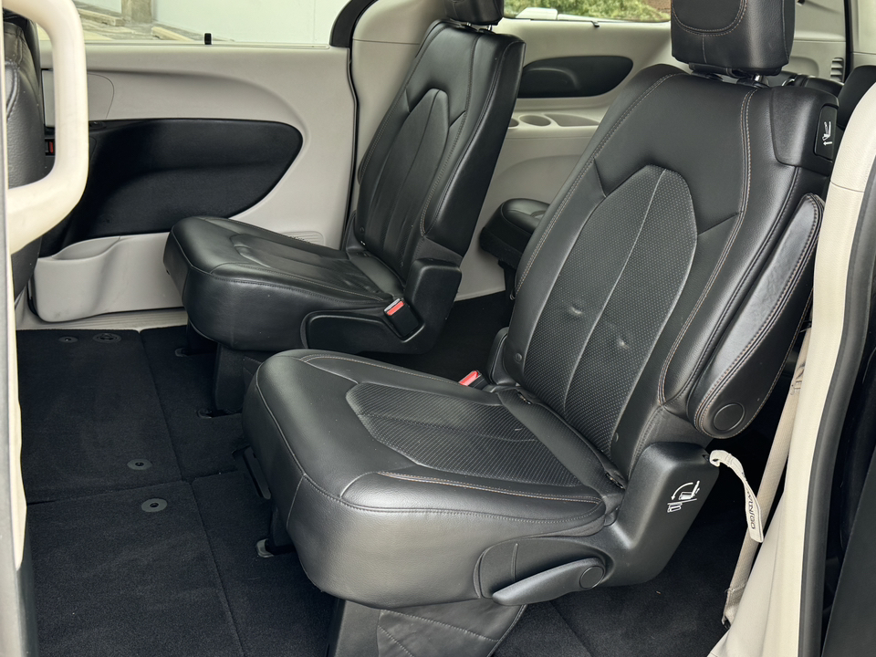 2018 Chrysler Pacifica Touring L 22