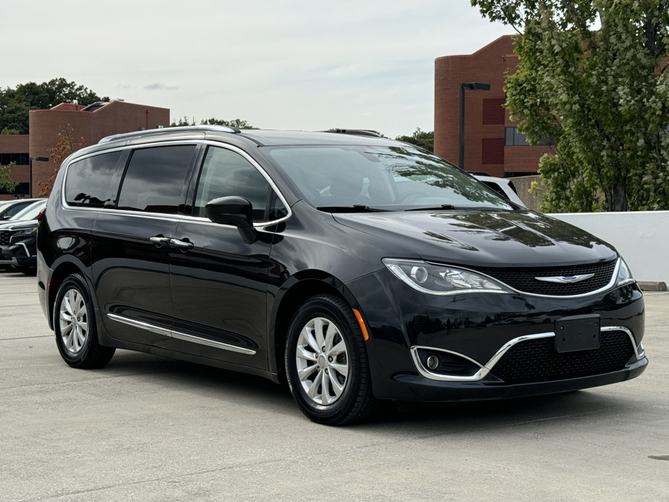 2018 Chrysler Pacifica Touring L 40