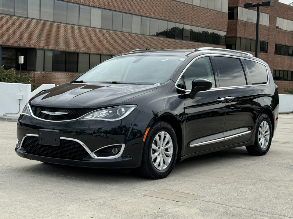 2018 Chrysler Pacifica Touring L 41