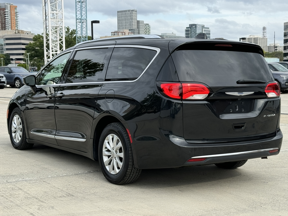 2018 Chrysler Pacifica Touring L 42