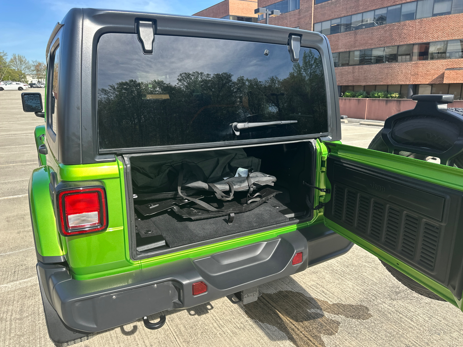 2018 Jeep Wrangler Unlimited Sahara 9