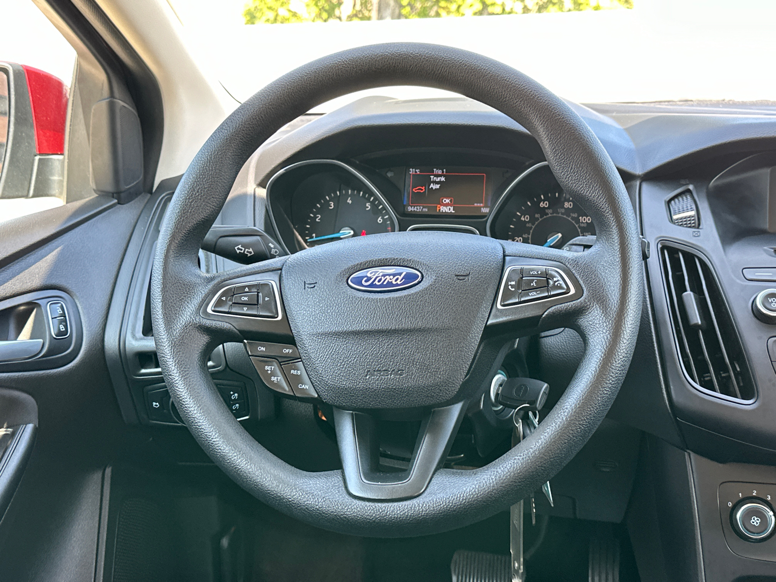 2016 Ford Focus SE 28