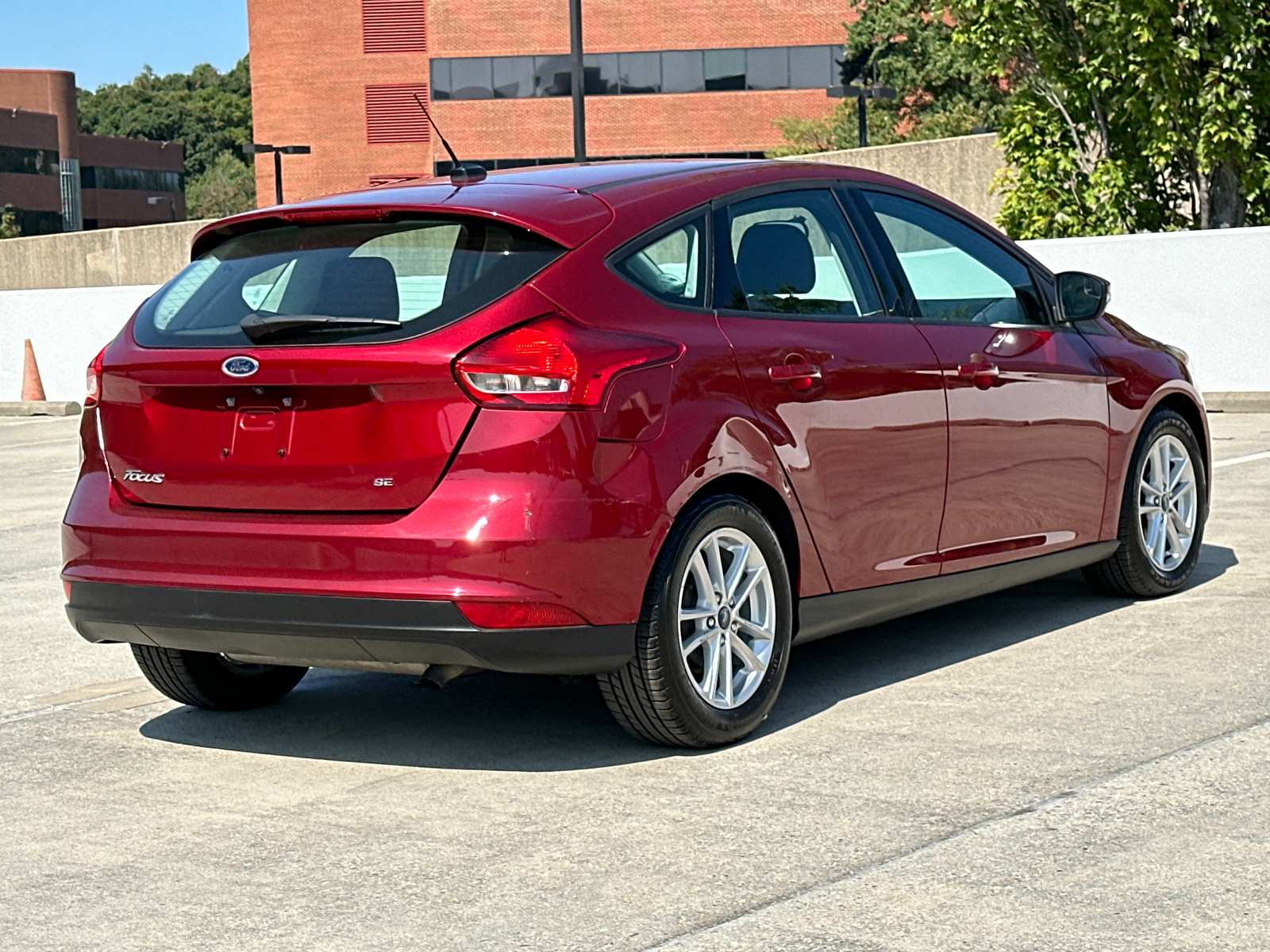 2016 Ford Focus SE 35